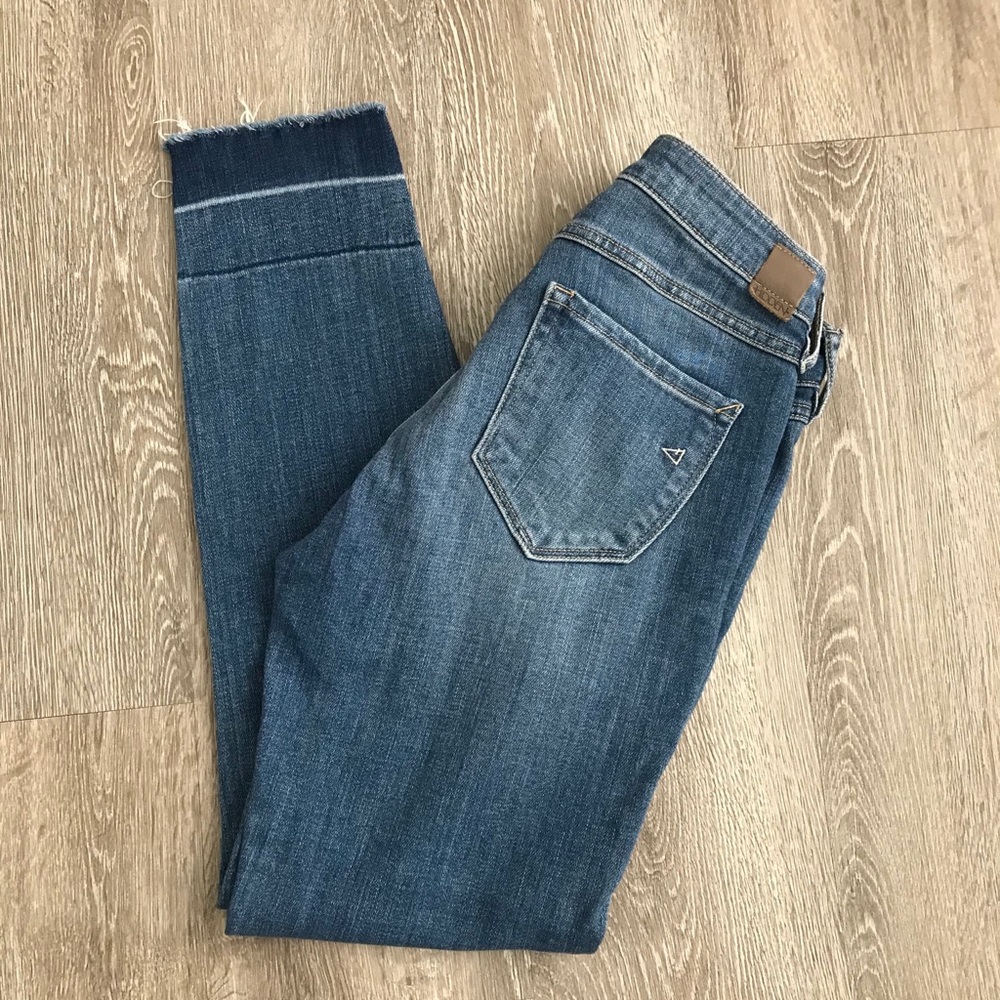 🎉 HIDDEN JEANS SIZE  27 🎉